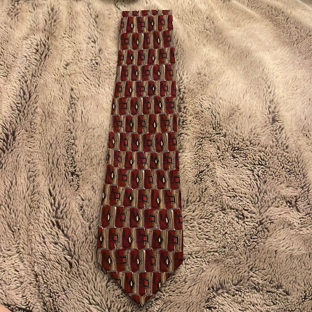 J Garcia Tie Lady with elaborate address and gekko collection 15 100% silk